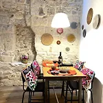 Palazzo Barone,nel Cuore Del Borgo Antico. *