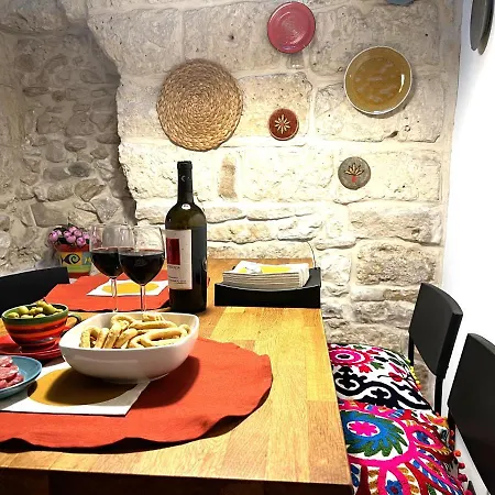 Palazzo Barone,nel Cuore Del Borgo Antico. * Bari