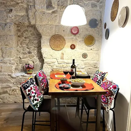 Appartamento Palazzo Barone,nel Cuore Del Borgo Antico. *