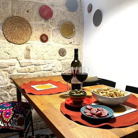 Appartamento Palazzo Barone,nel Cuore Del Borgo Antico.