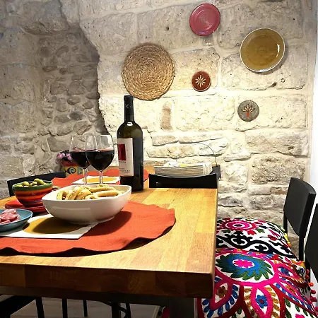 Palazzo Barone,nel Cuore Del Borgo Antico. Apartment Bari