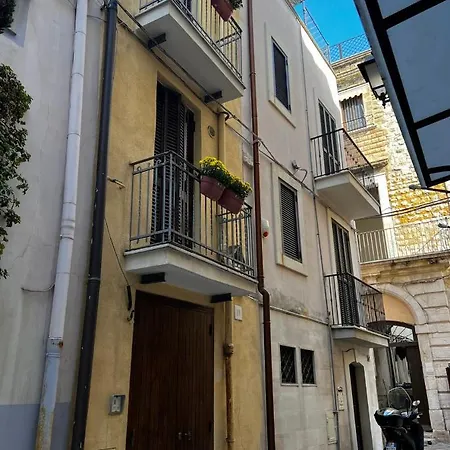Palazzo Barone,nel Cuore Del Borgo Antico. Appartamento *